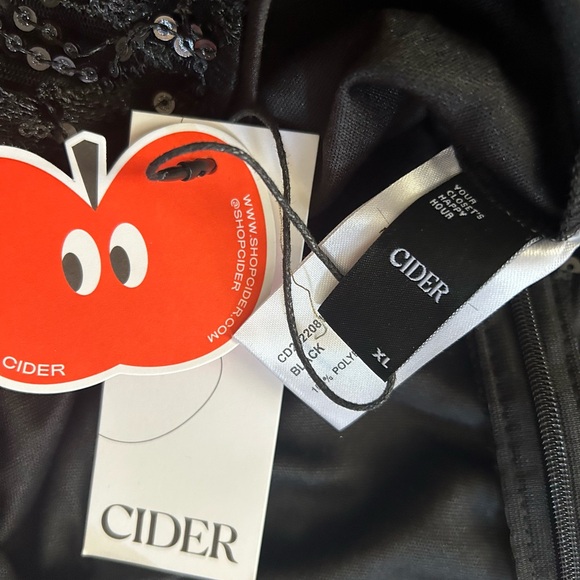 NWT Cider Sequin mini skirt - Picture 3 of 4